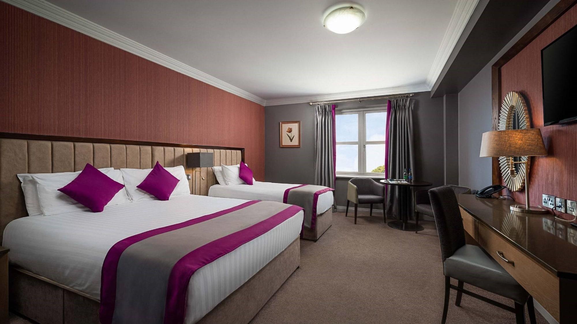 Prince Of Wales Hotel Athlone Exterior photo