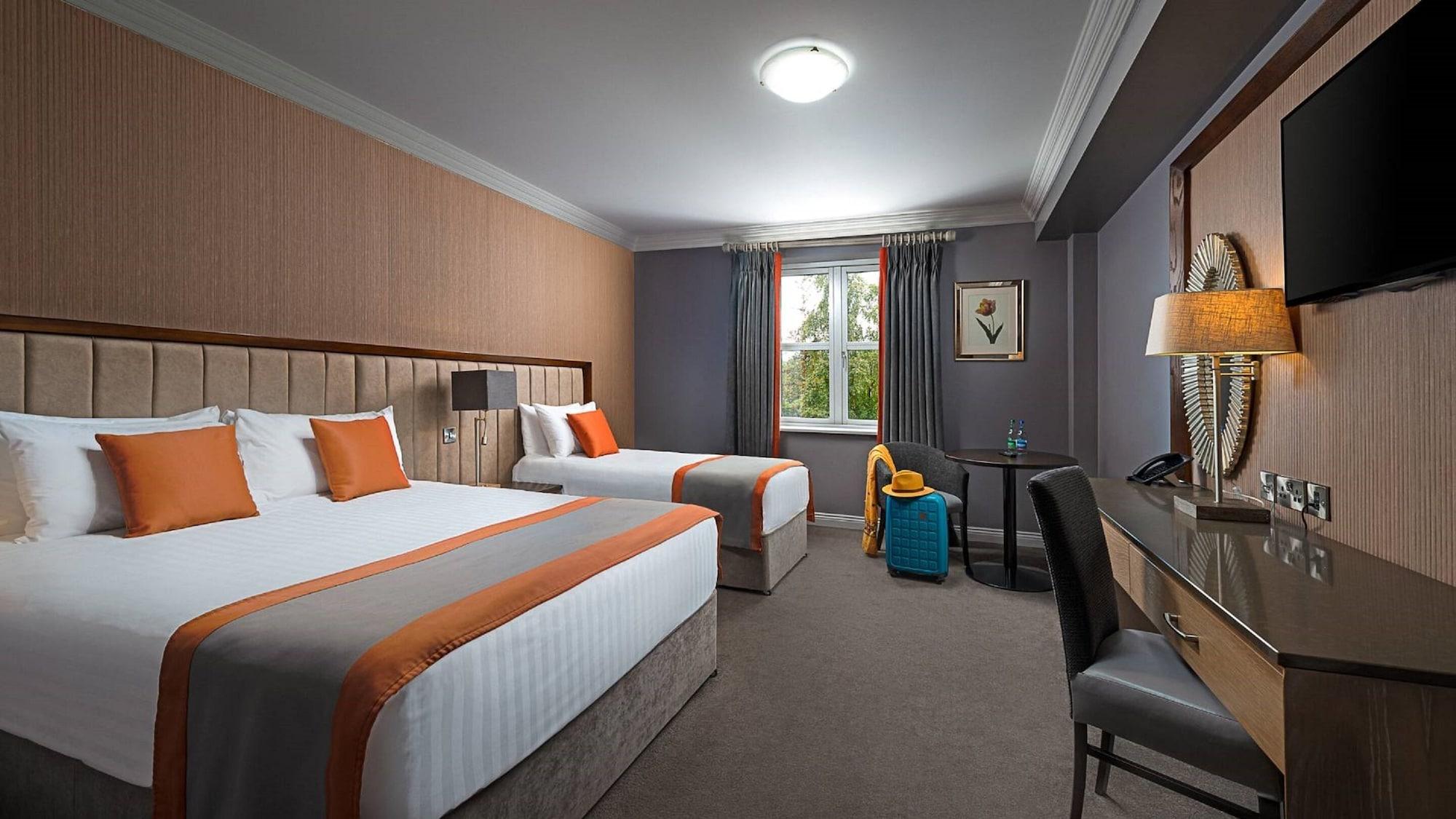 Prince Of Wales Hotel Athlone Exterior photo